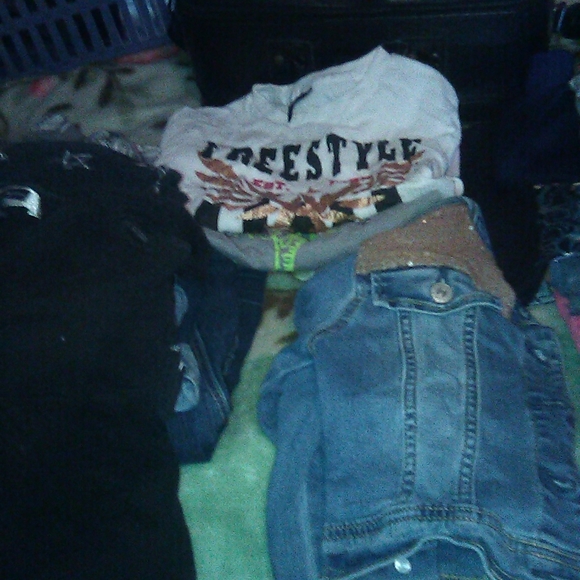 Men's name brand shorts , lady's name brand - Picture 3 of 4